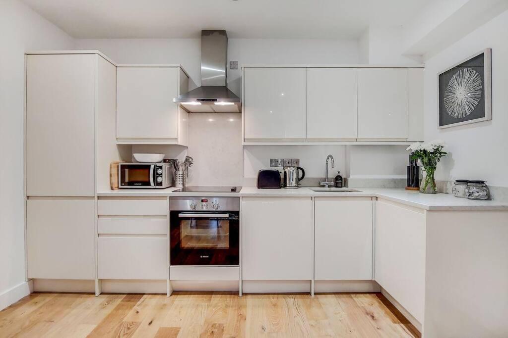 Br2 - Stunning 1 Bed Heart Of Borough Apartment